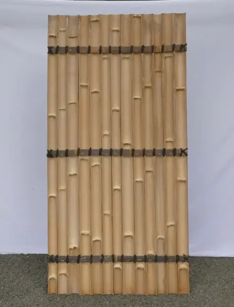 Product image 1 of the product “Half bamboo fence with half bamboo construction. The height is 180 cm. ”